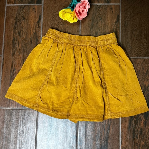 Free people high rise urban tan shorts - Picture 2 of 4